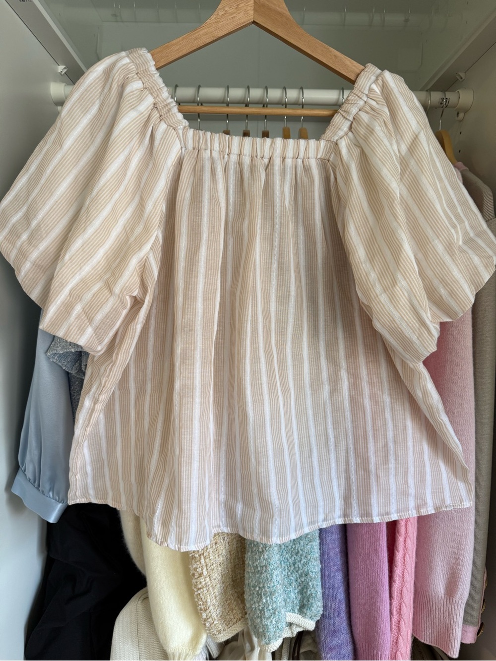 Striped Cream Puff-Sleeve Women’s Top